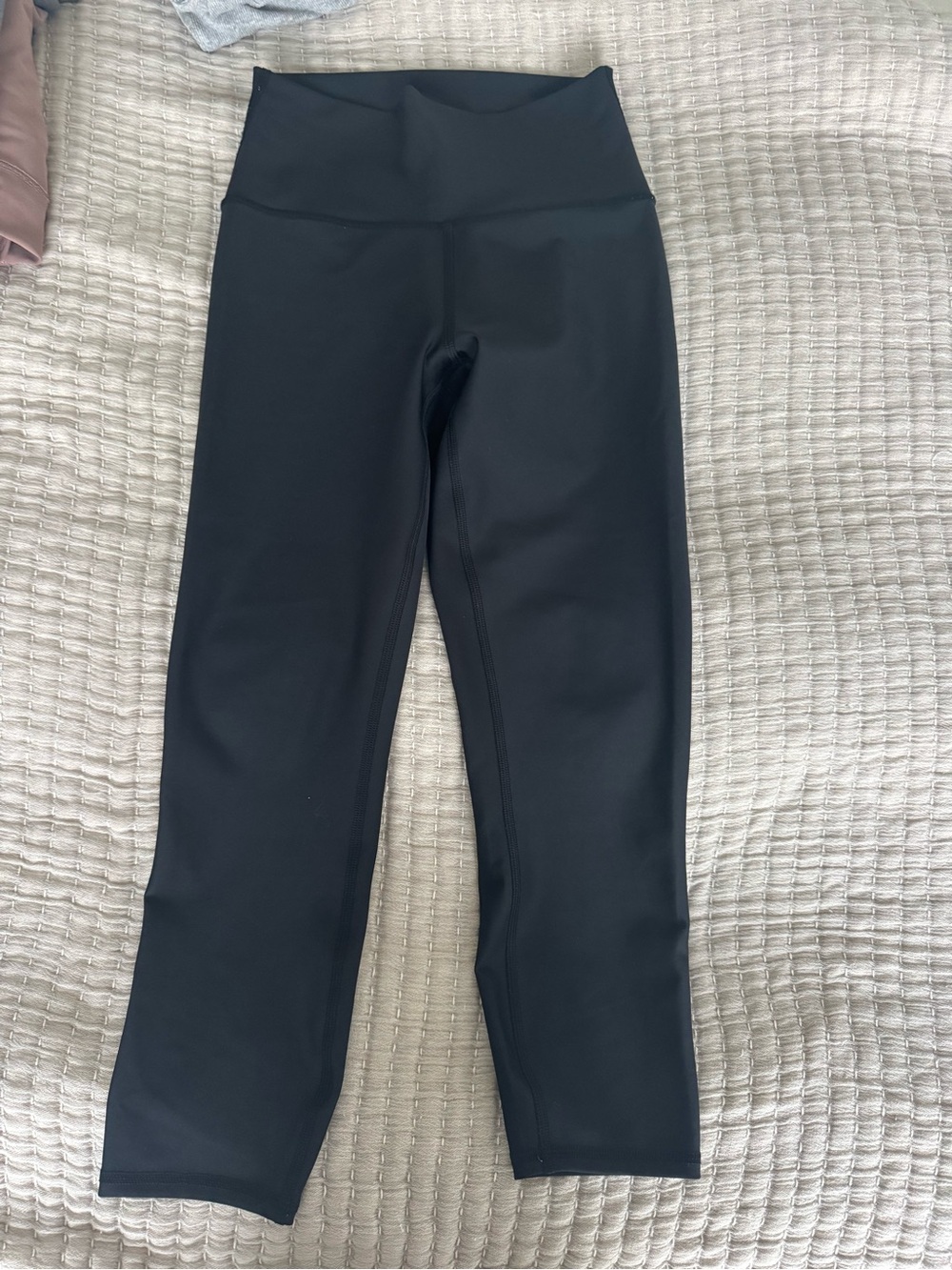 ALO Yoga High Waist Airlift Capri Leggings S Black